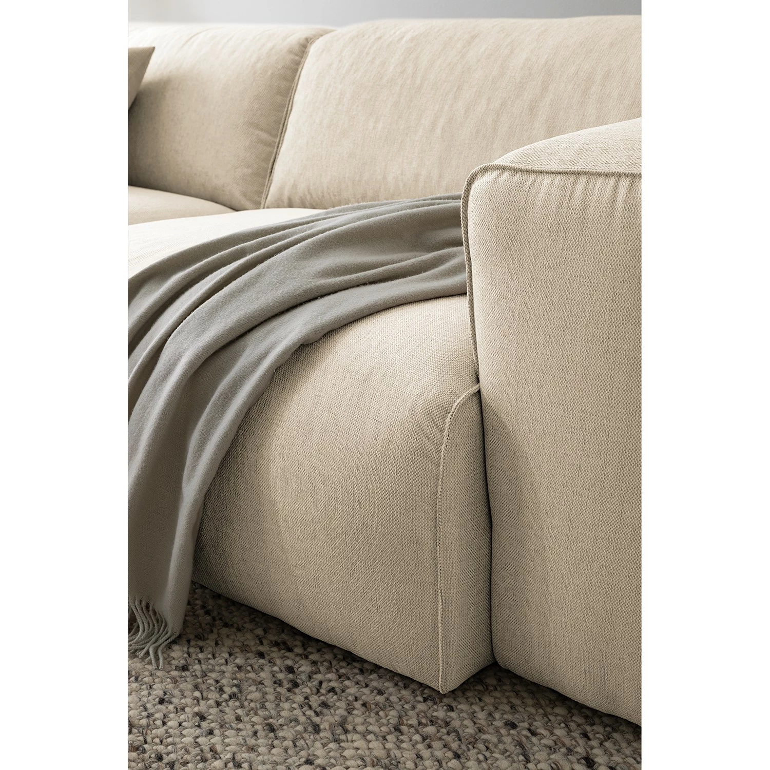 Studio Copenhagen 3-Sitzer Sofa HUDSON - Webstoff Saia: Beige 8 Studio Copenhagen 3-Sitzer Sofa HUDSON - Webstoff Saia: Beige – Bild 8