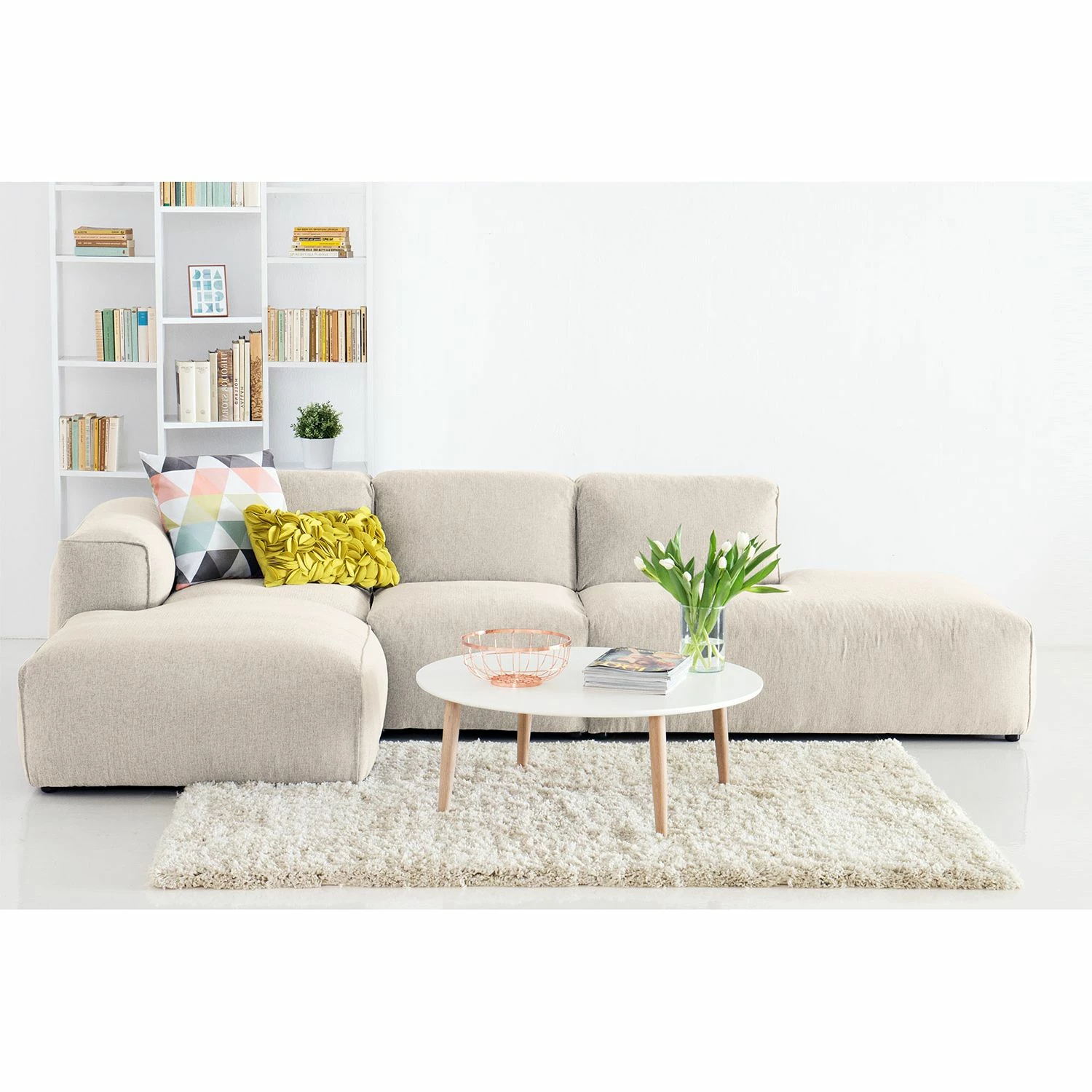 Studio Copenhagen Ecksofa HUDSON mit Chaiselongue - Webstoff Saia: Beige - Longchair davorstehend links 2 Studio Copenhagen Ecksofa HUDSON mit Chaiselongue - Webstoff Saia: Beige - Longchair davorstehend links – Bild 2