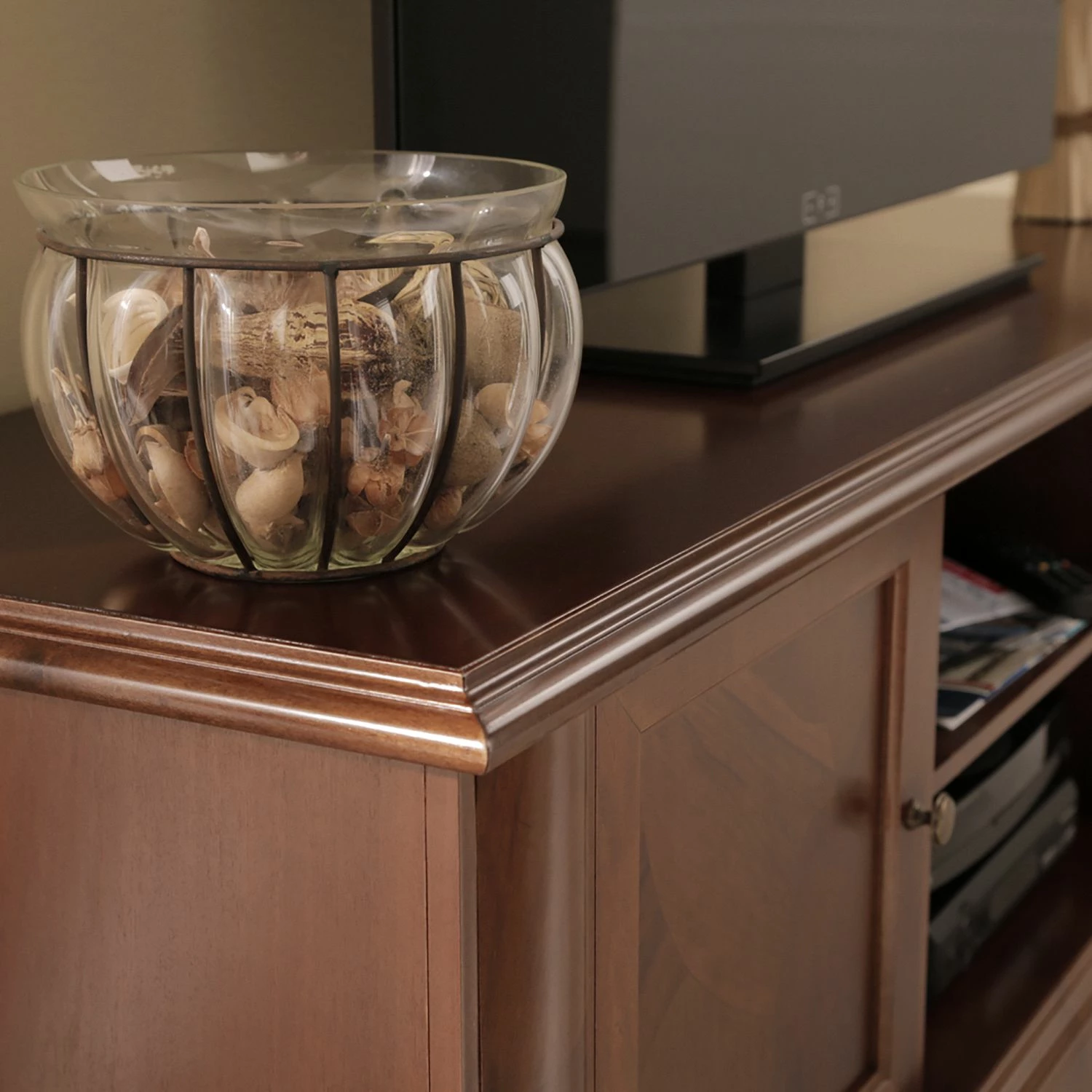 Montreux TV-Kommode Materro - Ayous teilmassiv - Antikbraun 6 Montreux TV-Kommode Materro - Ayous teilmassiv - Antikbraun – Bild 6