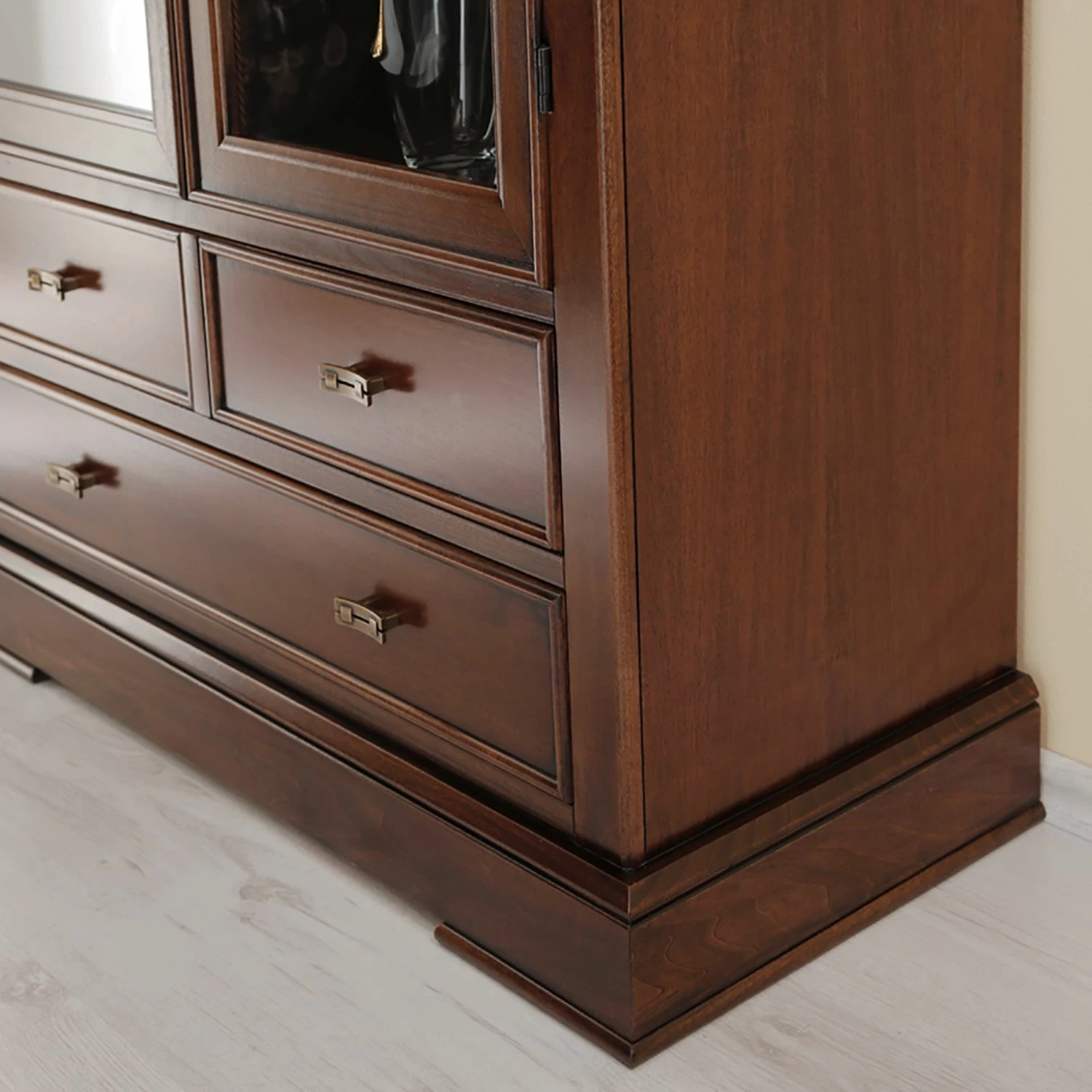 Montreux Vitrinenschrank Siena - Ayous teilmassiv - Antikbraun 9 Montreux Vitrinenschrank Siena - Ayous teilmassiv - Antikbraun – Bild 9