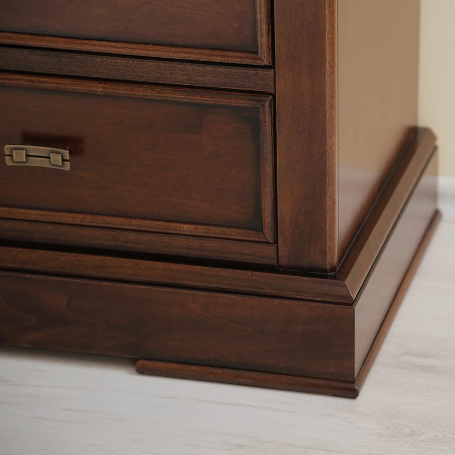 Montreux Vitrinenschrank Siena - Ayous teilmassiv - Antikbraun 12 Montreux Vitrinenschrank Siena - Ayous teilmassiv - Antikbraun – Bild 12