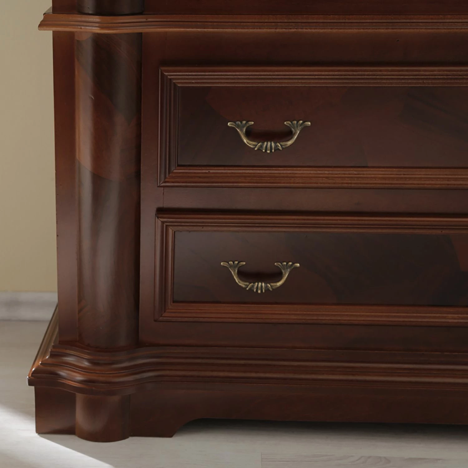 Montreux Vitrine Pevy - Ayous teilmassiv - Antikbraun 6 Montreux Vitrine Pevy - Ayous teilmassiv - Antikbraun – Bild 6