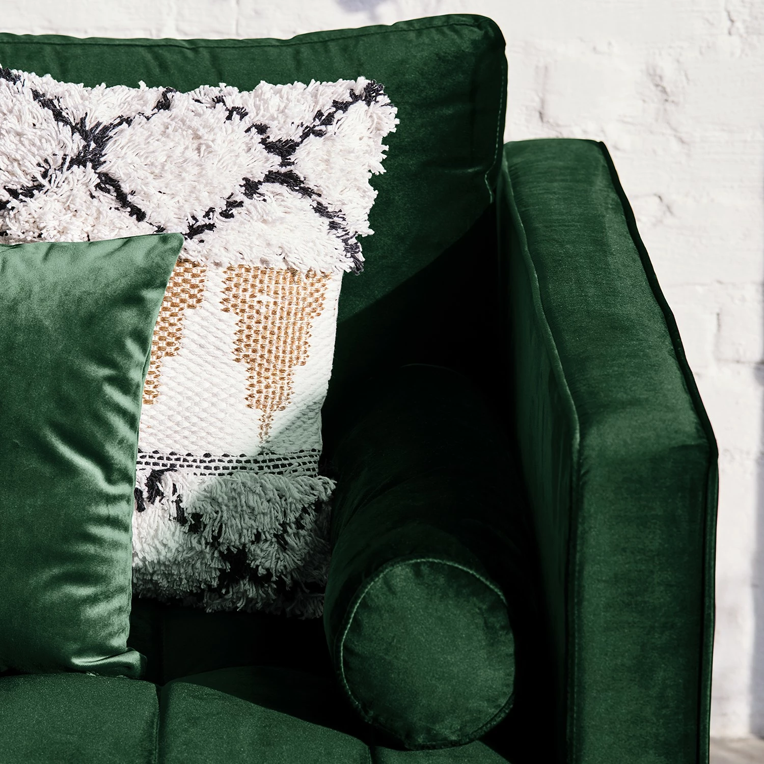 Eva Padberg Collection Ecksofa LAONA - Samt Pauno: Dunkelgrün - Longchair davorstehend rechts - Mit Hocker 10 Eva Padberg Collection Ecksofa LAONA - Samt Pauno: Dunkelgrün - Longchair davorstehend rechts - Mit Hocker – Bild 10