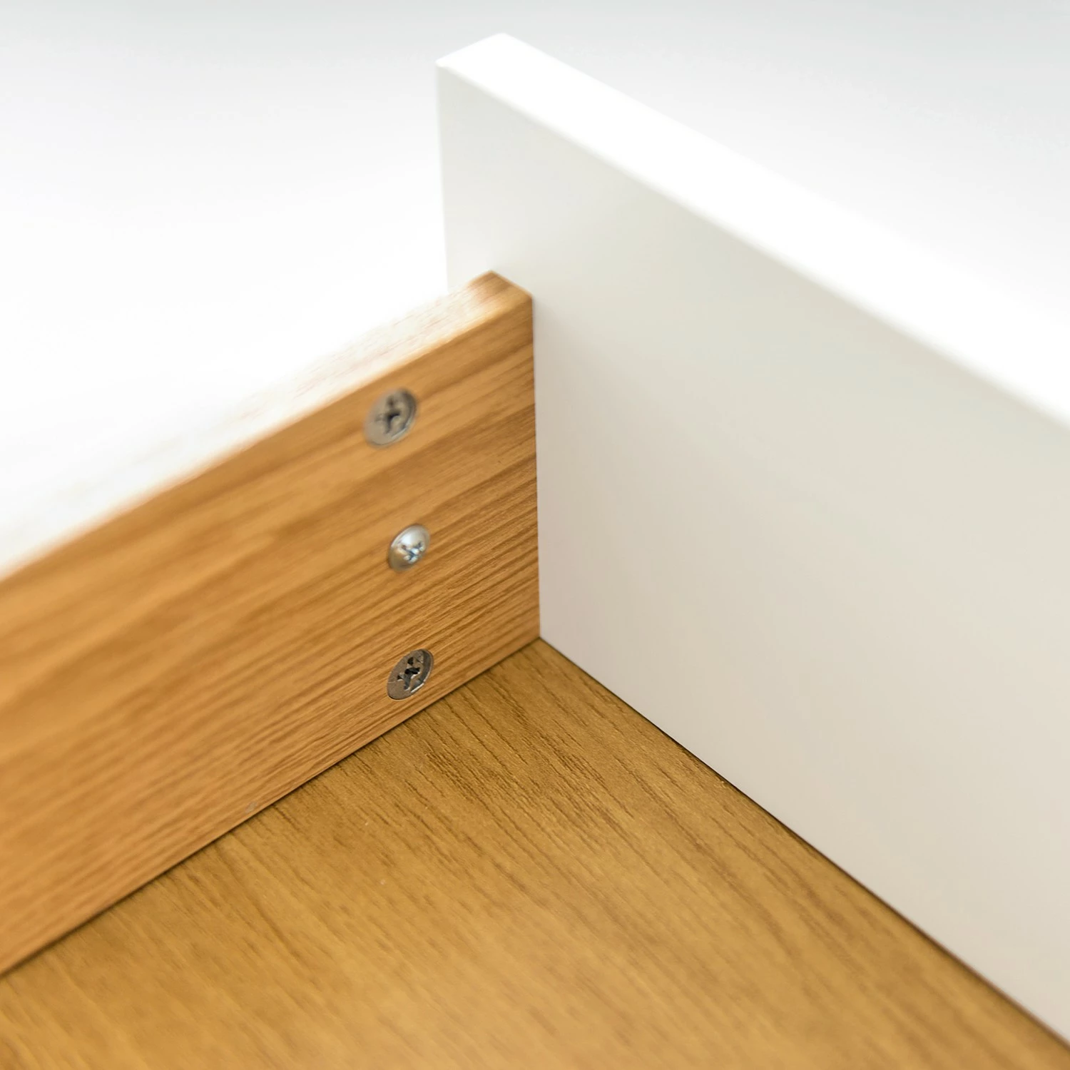 Tenzo TV-Lowboard Bess - Eiche teilmassiv - Weiß 4 Tenzo TV-Lowboard Bess - Eiche teilmassiv - Weiß – Bild 4