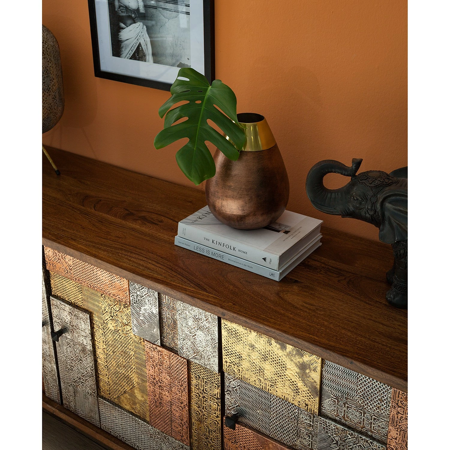 Wolf-Möbel Sideboard Orient - Akazie massiv / Metall - Mehrfarbig 11 Wolf-Möbel Sideboard Orient - Akazie massiv / Metall - Mehrfarbig – Bild 11