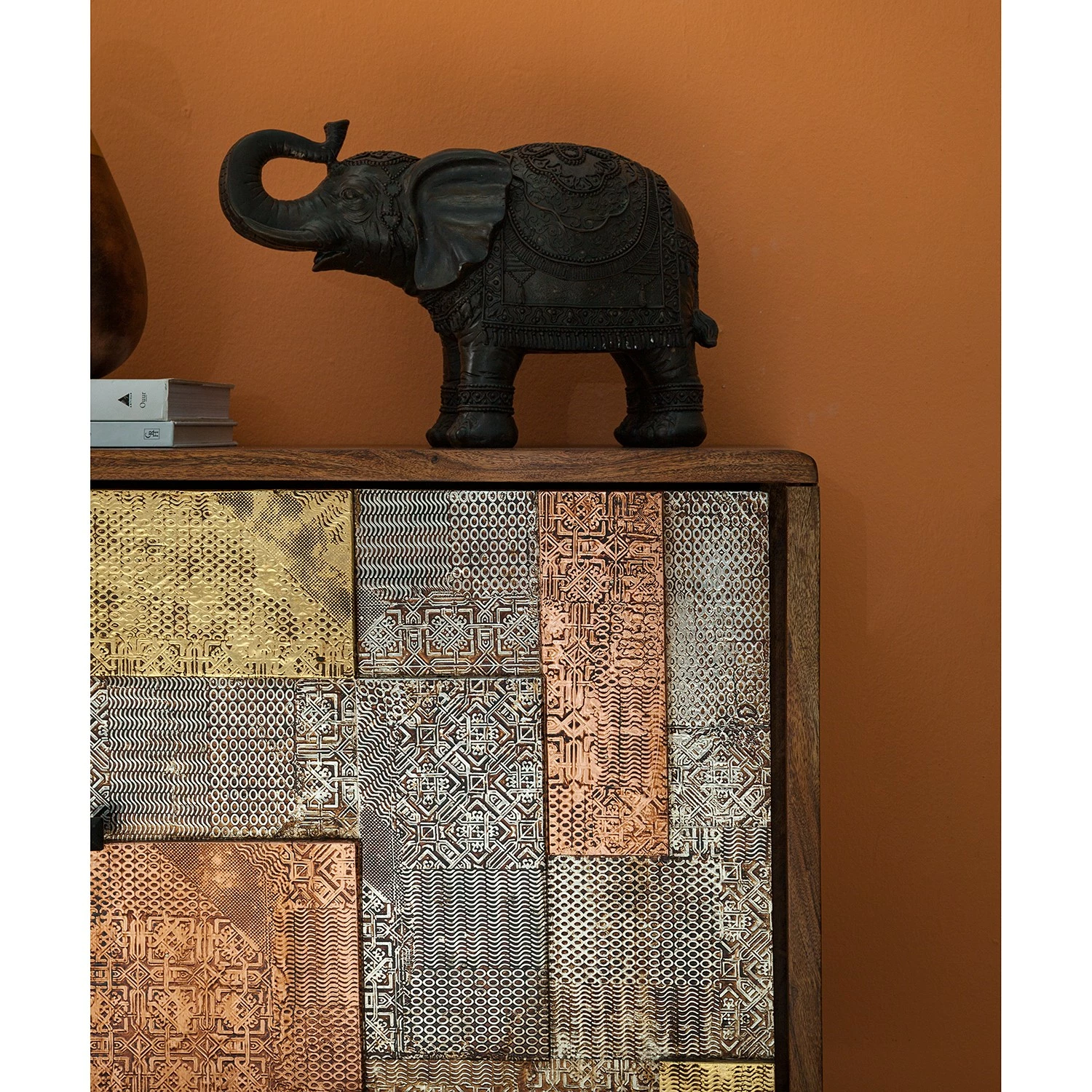 Wolf-Möbel Sideboard Orient - Akazie massiv / Metall - Mehrfarbig 12 Wolf-Möbel Sideboard Orient - Akazie massiv / Metall - Mehrfarbig – Bild 12