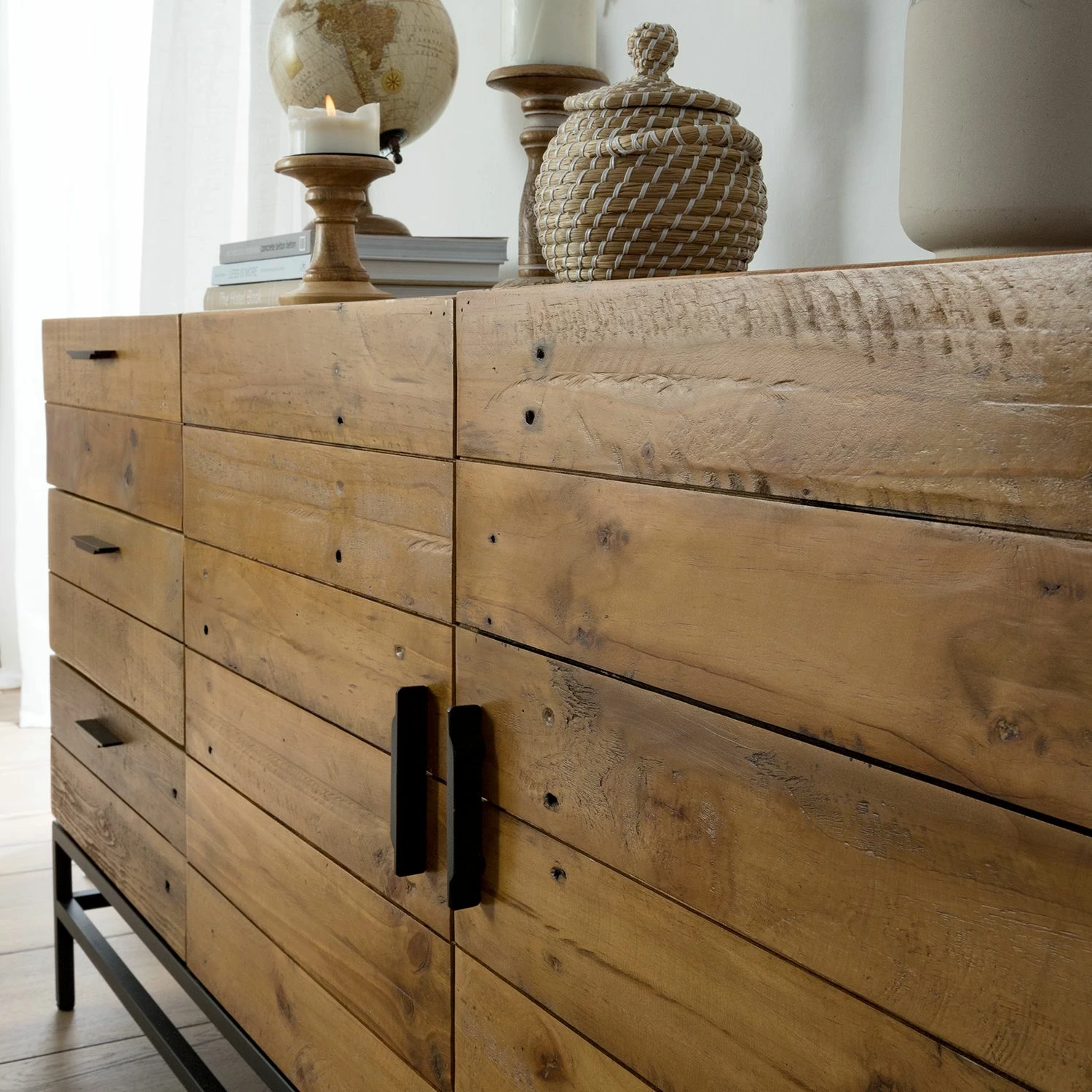 Ars manufacti Sideboard Grasby - Altholz Pinie / Metall - Pinie Dunkel / Schwarz 13 Ars manufacti Sideboard Grasby - Altholz Pinie / Metall - Pinie Dunkel / Schwarz – Bild 13