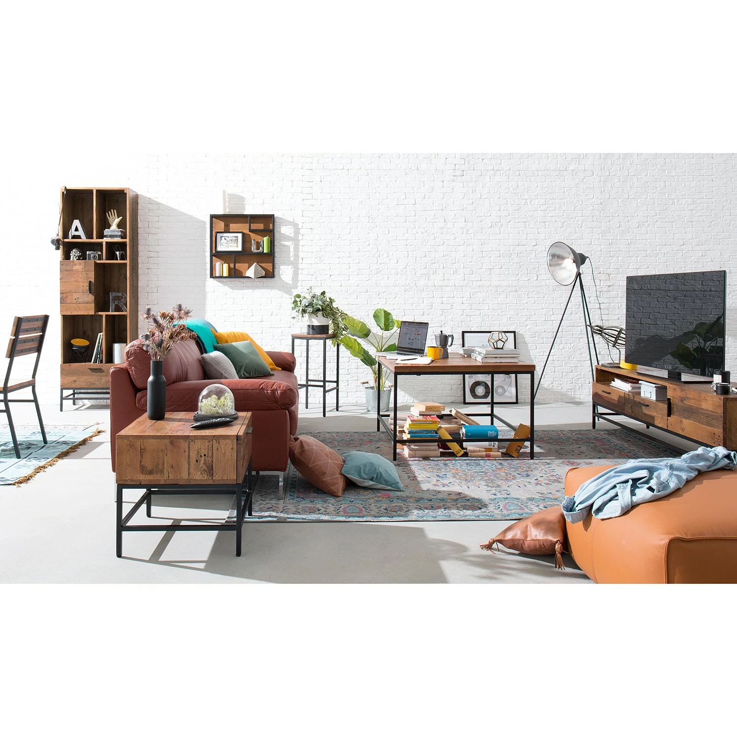 Ars manufacti TV-Lowboard Grasby I - Altholz Pinie / Metall - Pinie Dunkel / Schwarz 3 Ars manufacti TV-Lowboard Grasby I - Altholz Pinie / Metall - Pinie Dunkel / Schwarz – Bild 3