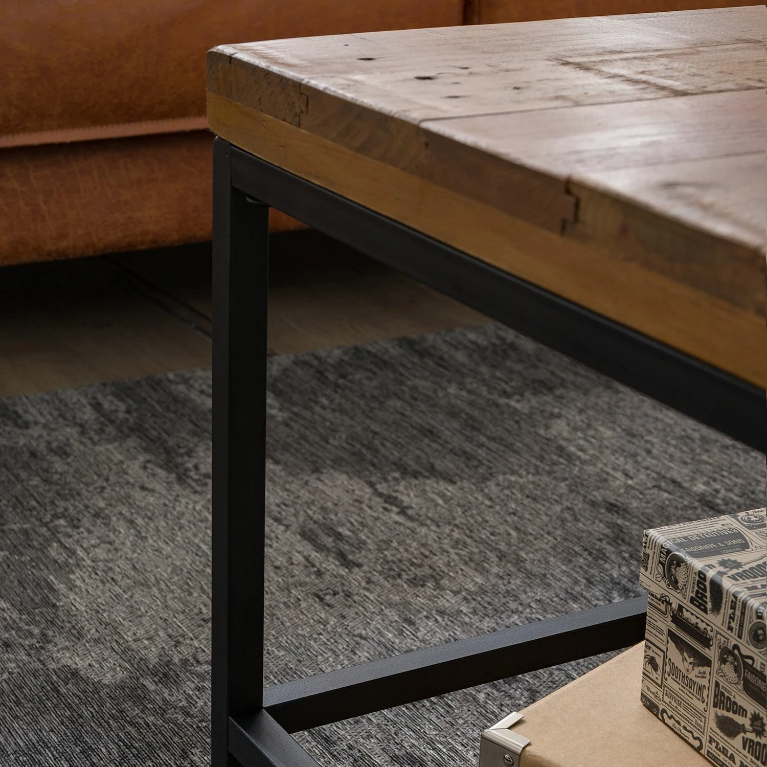 Ars manufacti Couchtisch Grasby - Altholz Pinie massiv / Metall - Pinie Dunkel / Schwarz 9 Ars manufacti Couchtisch Grasby - Altholz Pinie massiv / Metall - Pinie Dunkel / Schwarz – Bild 9