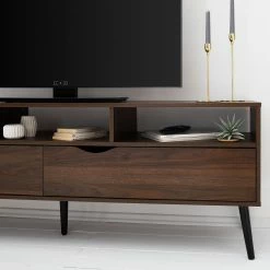 Mørteens TV-Lowboard Gjora III - Gummibaum teilmassiv - Walnuss -WOHNZIMMERMÖBEL Verkäufe 1000123475 190321 17262600026 GALLERYIMAGES P000000001000123475