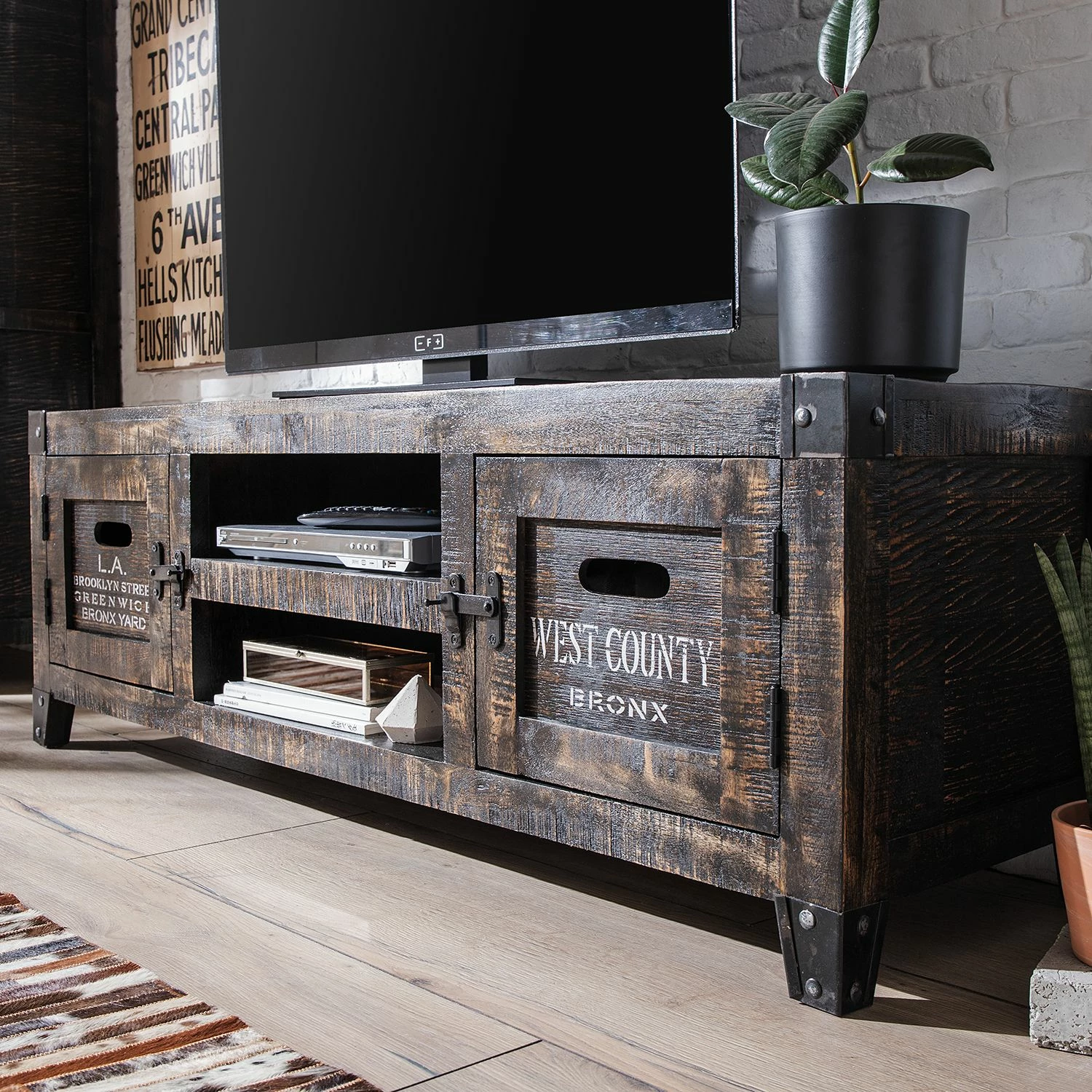 Ars manufacti TV-Lowboard Keyport II - Mango massiv 10 Ars manufacti TV-Lowboard Keyport II - Mango massiv – Bild 10