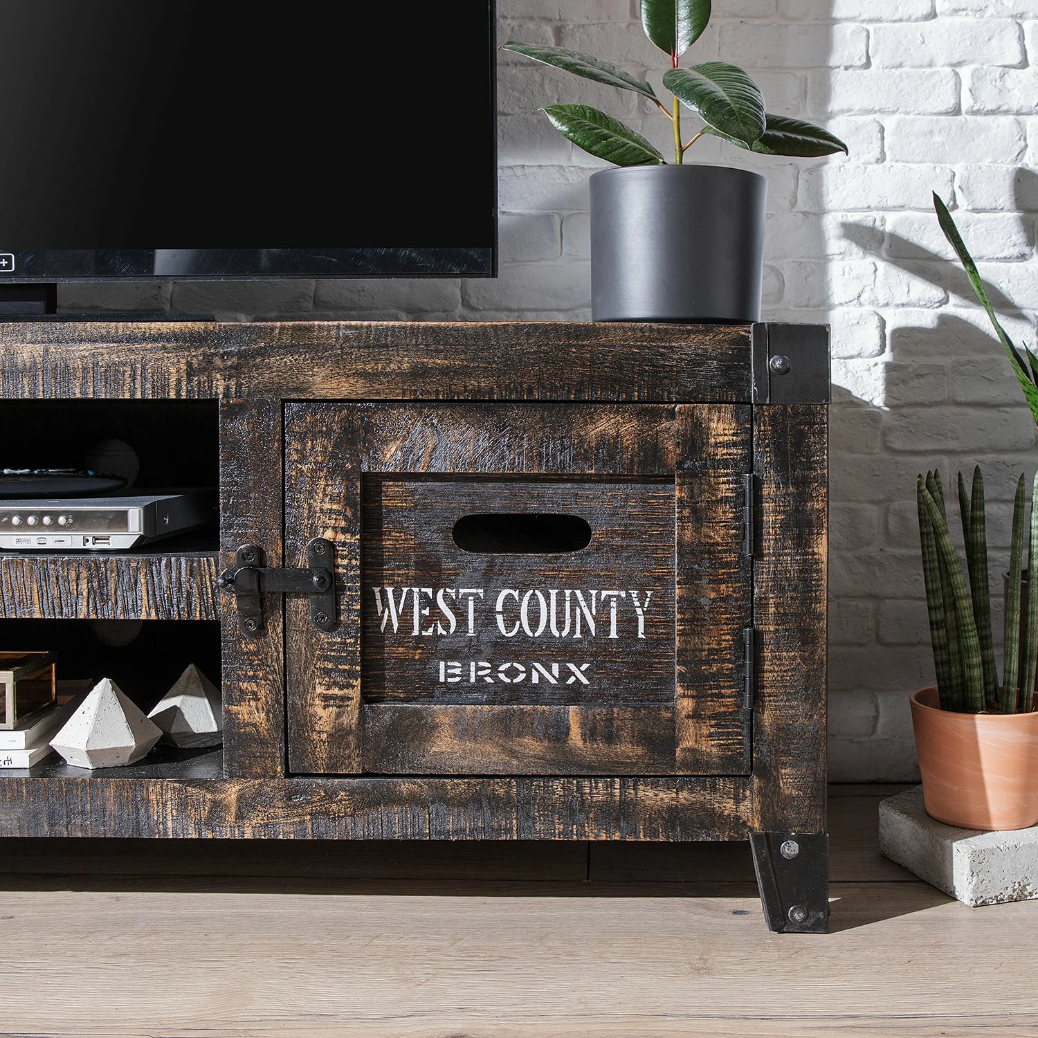 Ars manufacti TV-Lowboard Keyport II - Mango massiv 12 Ars manufacti TV-Lowboard Keyport II - Mango massiv – Bild 12