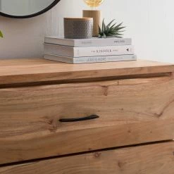 Ars Natura Kommode Vardo - Akazie massiv / Metall - Akazie / Schwarz 14 Ars Natura Kommode Vardo - Akazie massiv / Metall - Akazie / Schwarz -WOHNZIMMERMÖBEL Verkäufe 1000166790 200720 14105200002 MOOD DETAILS P000000001000166790 mood