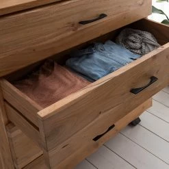 Ars Natura Kommode Vardo - Akazie massiv / Metall - Akazie / Schwarz 15 Ars Natura Kommode Vardo - Akazie massiv / Metall - Akazie / Schwarz -WOHNZIMMERMÖBEL Verkäufe 1000166790 200720 14105200003 MOOD DETAILS P000000001000166790 mood