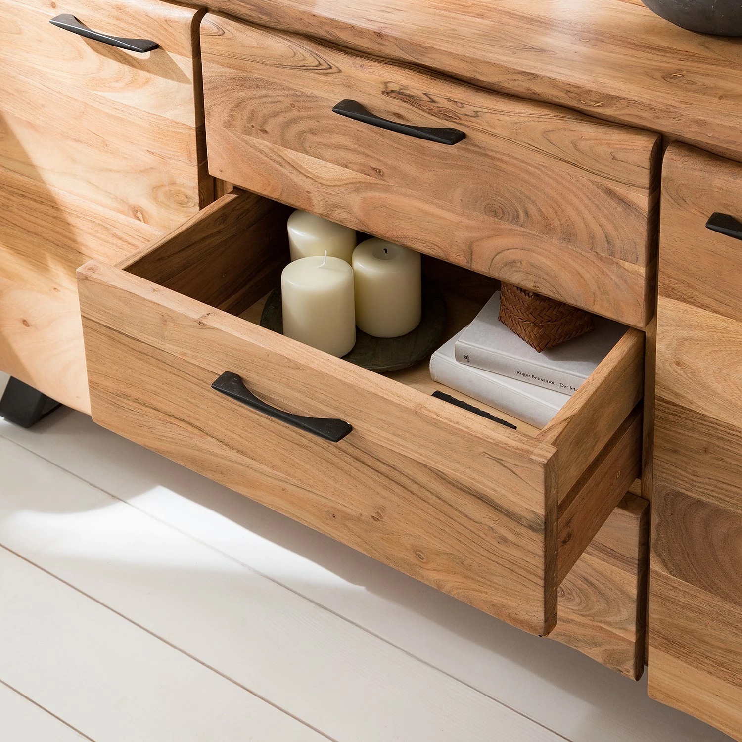 Ars Natura Sideboard Vardo - Akazie massiv / Metall - Akazie / Schwarz 15 Ars Natura Sideboard Vardo - Akazie massiv / Metall - Akazie / Schwarz – Bild 15