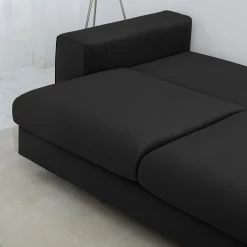 Jack & Alice Ecksofa Baitz I - Samt Krysia: Dunkelgrau - Ottomane davorstehend links 35 Jack & Alice Ecksofa Baitz I - Samt Krysia: Dunkelgrau - Ottomane davorstehend links -WOHNZIMMERMÖBEL Verkäufe 1000166895 220601 110 DETAILS P000000001000166895