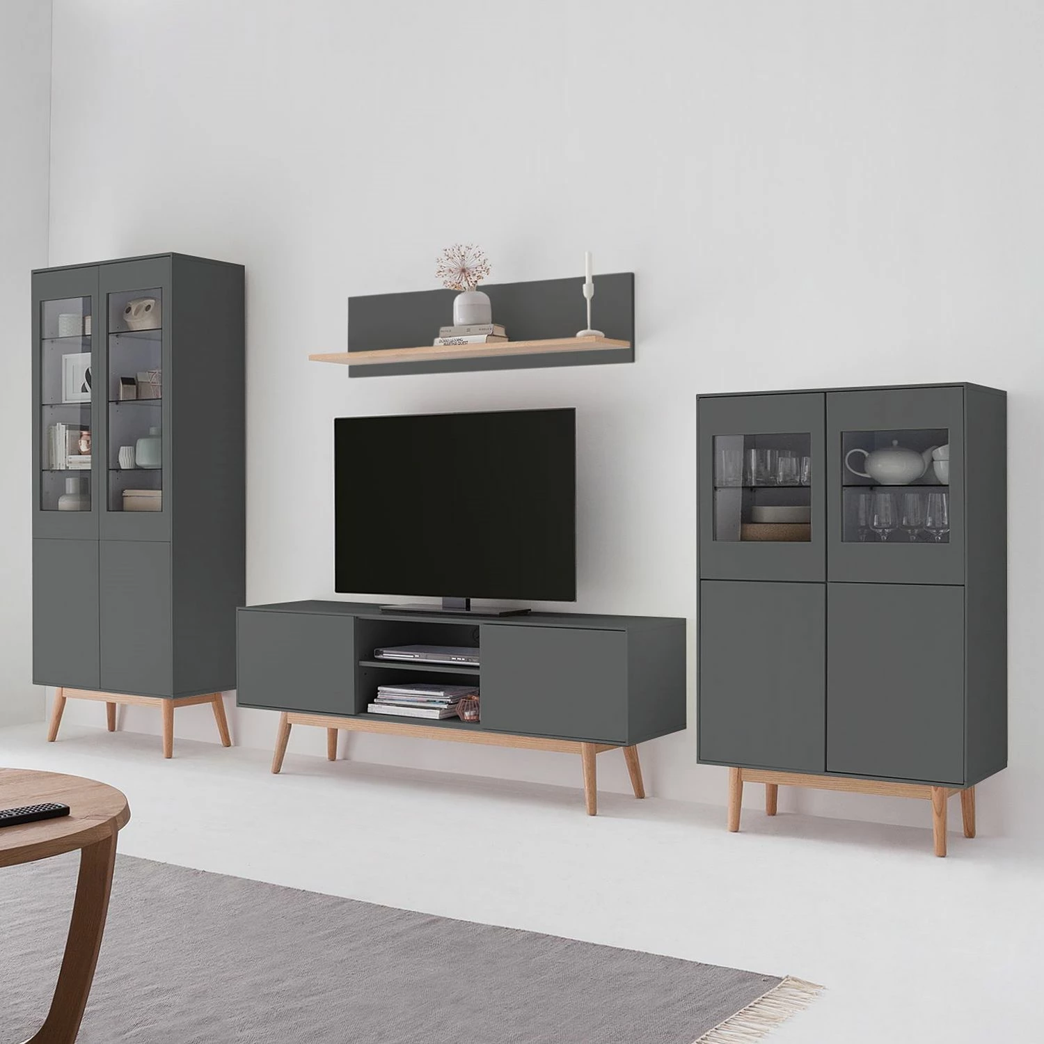 Mørteens Wohnwand Lindholm (4-teilig) - Eiche teilmassiv - Grau 1 Mørteens Wohnwand Lindholm (4-teilig) - Eiche teilmassiv - Grau
