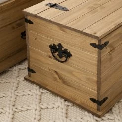 Maison Belfort Truhe Finca Rustica - Kiefer massiv - Kiefer Natur -WOHNZIMMERMÖBEL Verkäufe 1000178021 200507 14113200003 DETAILS P000000001000178021