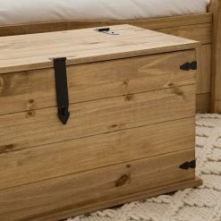 Maison Belfort Truhe Finca Rustica - Kiefer massiv - Kiefer Natur -WOHNZIMMERMÖBEL Verkäufe 1000178021 200507 14113200004 DETAILS P000000001000178021