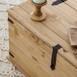 Maison Belfort Truhe Finca Rustica - Kiefer massiv - Kiefer Natur -WOHNZIMMERMÖBEL Verkäufe 1000178021 200511 13523800003 DETAILS P000000001000178021