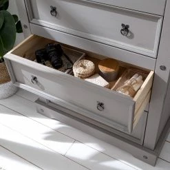 Maison Belfort Kommode Finca Rustica II - Kiefer massiv - Kiefer Grau 19 Maison Belfort Kommode Finca Rustica II - Kiefer massiv - Kiefer Grau -WOHNZIMMERMÖBEL Verkäufe 1000178050 200511 13150200016 DETAILS P000000001000178050