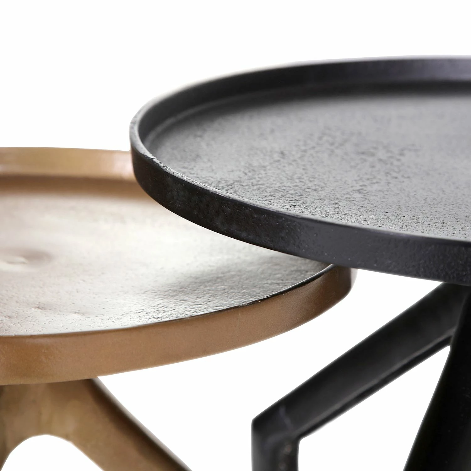 Ars manufacti Beistelltisch Nikko I (2-teilig) - Aluminium - Messing / Schwarz 6 Ars manufacti Beistelltisch Nikko I (2-teilig) - Aluminium - Messing / Schwarz – Bild 6