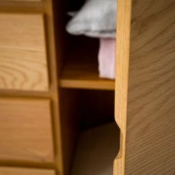 Ars Natura Kommode Nozza - Echtholzfurnier - Eiche / Schwarz 27 Ars Natura Kommode Nozza - Echtholzfurnier - Eiche / Schwarz -WOHNZIMMERMÖBEL Verkäufe 1000182823 200306 14374700009 MOOD DETAILS P000000001000182823 mood