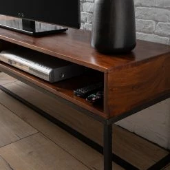 Ars manufacti TV-Lowboard Woodson VI - Akazie massiv - Akazie Braun -WOHNZIMMERMÖBEL Verkäufe 1000182839 200323 09581600005 MOOD DETAILS P000000001000182839 mood