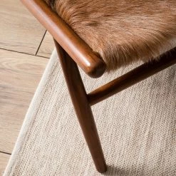 Ars manufacti Loungesessel Howden - Kuhfell / Teakholz massiv - Kuhmuster / Teak -WOHNZIMMERMÖBEL Verkäufe 1000183950 200529 13280100010 DETAILS P000000001000183950