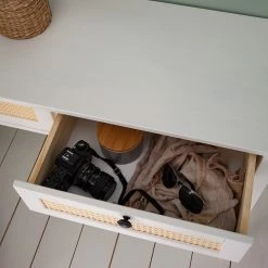 Maison Belfort Konsole/Schminktisch Belleria - Kiefer massiv / Wiener Geflecht - Weiß 24 Maison Belfort Konsole/Schminktisch Belleria - Kiefer massiv / Wiener Geflecht - Weiß -WOHNZIMMERMÖBEL Verkäufe 1000187588 200430 12442900008 DETAILS P000000001000187588