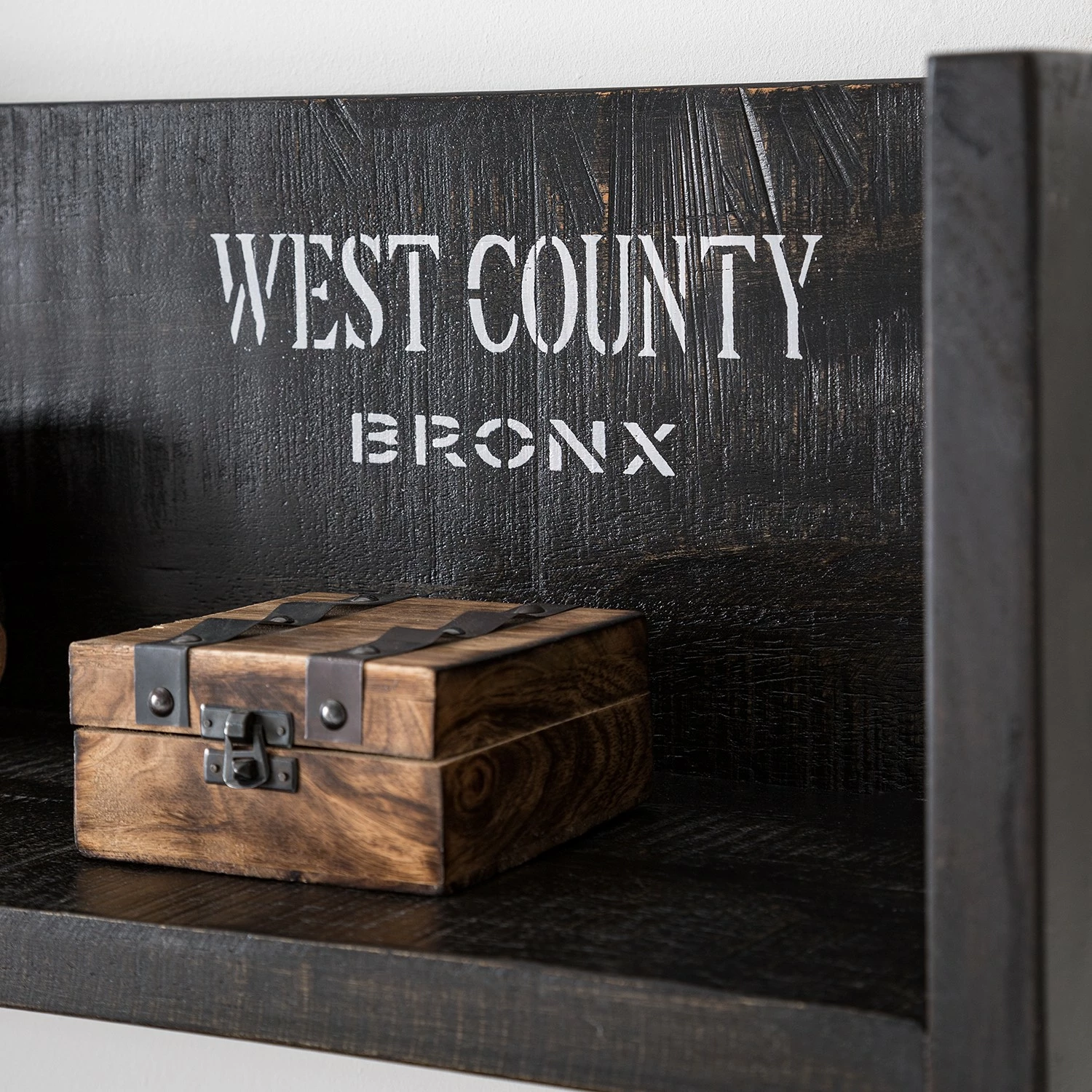 Ars manufacti Wandboard Keyport - Mango massiv - Mango Schwarz 6 Ars manufacti Wandboard Keyport - Mango massiv - Mango Schwarz – Bild 6