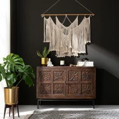 Wolf-Möbel Kommode Carving - Akazie massiv / Metall - Akazie / Schwarz 23 Wolf-Möbel Kommode Carving - Akazie massiv / Metall - Akazie / Schwarz -WOHNZIMMERMÖBEL Verkäufe 1000202474 210127 06215300025 MOOD DETAILS P000000001000202474 mood