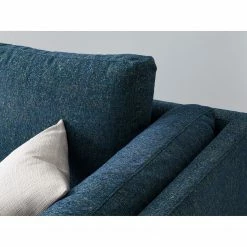 Studio Copenhagen 2,5-Sitzer Sofa COSO Classic+ - Chenille Rufi: Blau - Eiche Dunkel 30 Studio Copenhagen 2,5-Sitzer Sofa COSO Classic+ - Chenille Rufi: Blau - Eiche Dunkel -WOHNZIMMERMÖBEL Verkäufe 1000212738 201008 13380500041 DETAILS P000000001000212738