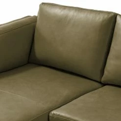 Studio Copenhagen Ecksofa COSO Classic+ mit Longchair - Echtleder Taru: Olivgrün - Breite: 287 cm - Longchair davorstehend links - Eiche Dunkel -WOHNZIMMERMÖBEL Verkäufe 1000212812 200825 13293300300 DETAILS P000000001000212812