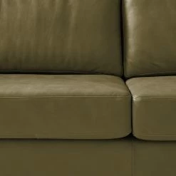 Studio Copenhagen Ecksofa COSO Classic+ mit Longchair - Echtleder Taru: Olivgrün - Breite: 287 cm - Longchair davorstehend links - Eiche Dunkel -WOHNZIMMERMÖBEL Verkäufe 1000212812 200825 13293400302 DETAILS P000000001000212812