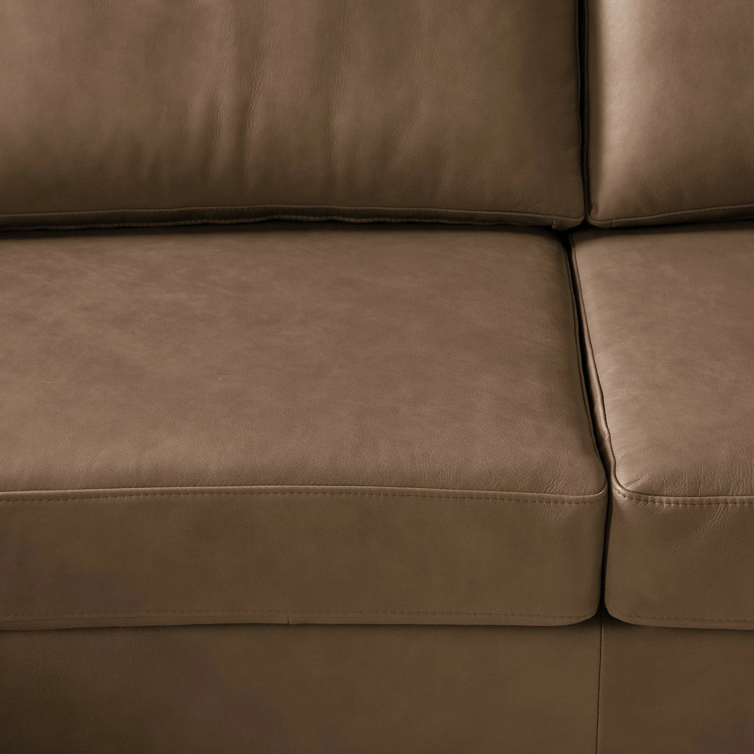 Studio Copenhagen Ecksofa COSO Classic+ mit Ottomane - Echtleder Taru: Nougat - Breite: 245 cm - Ottomane davorstehend rechts - Bettkasten - Eiche Dunkel 19 Studio Copenhagen Ecksofa COSO Classic+ mit Ottomane - Echtleder Taru: Nougat - Breite: 245 cm - Ottomane davorstehend rechts - Bettkasten - Eiche Dunkel – Bild 19