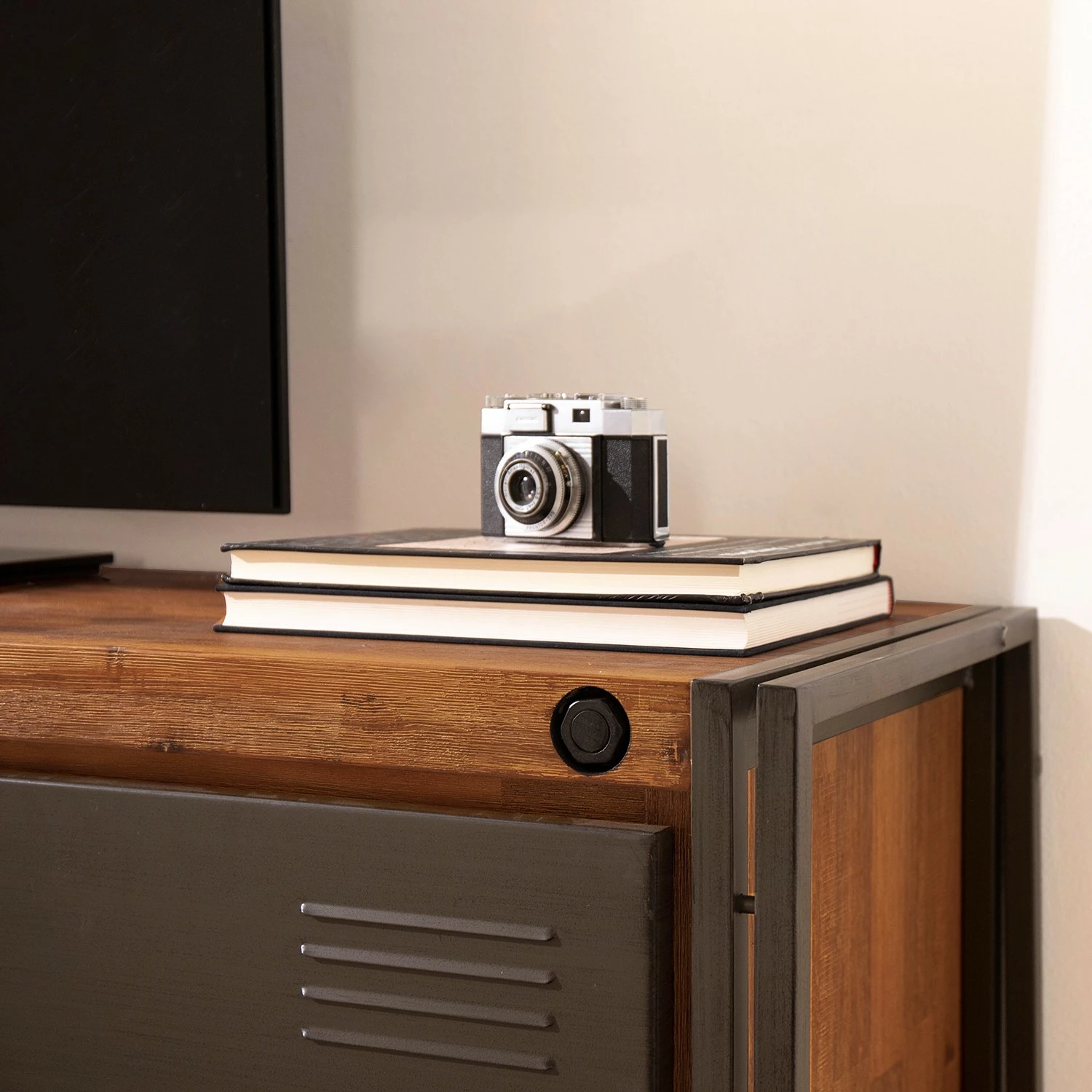 Ars manufacti Wohnkombination Manchester III (3-tlg) - Akazie massiv / Metall - Akazie / Anthrazit 19 Ars manufacti Wohnkombination Manchester III (3-tlg) - Akazie massiv / Metall - Akazie / Anthrazit – Bild 19