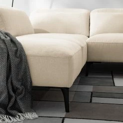 Studio Copenhagen Ecksofa Berrie II - Webstoff Saia: Beige - Breite: 263 cm - Ottomane davorstehend links -WOHNZIMMERMÖBEL Verkäufe 1000217561 210222 09073400590 DETAILS P000000001000217561