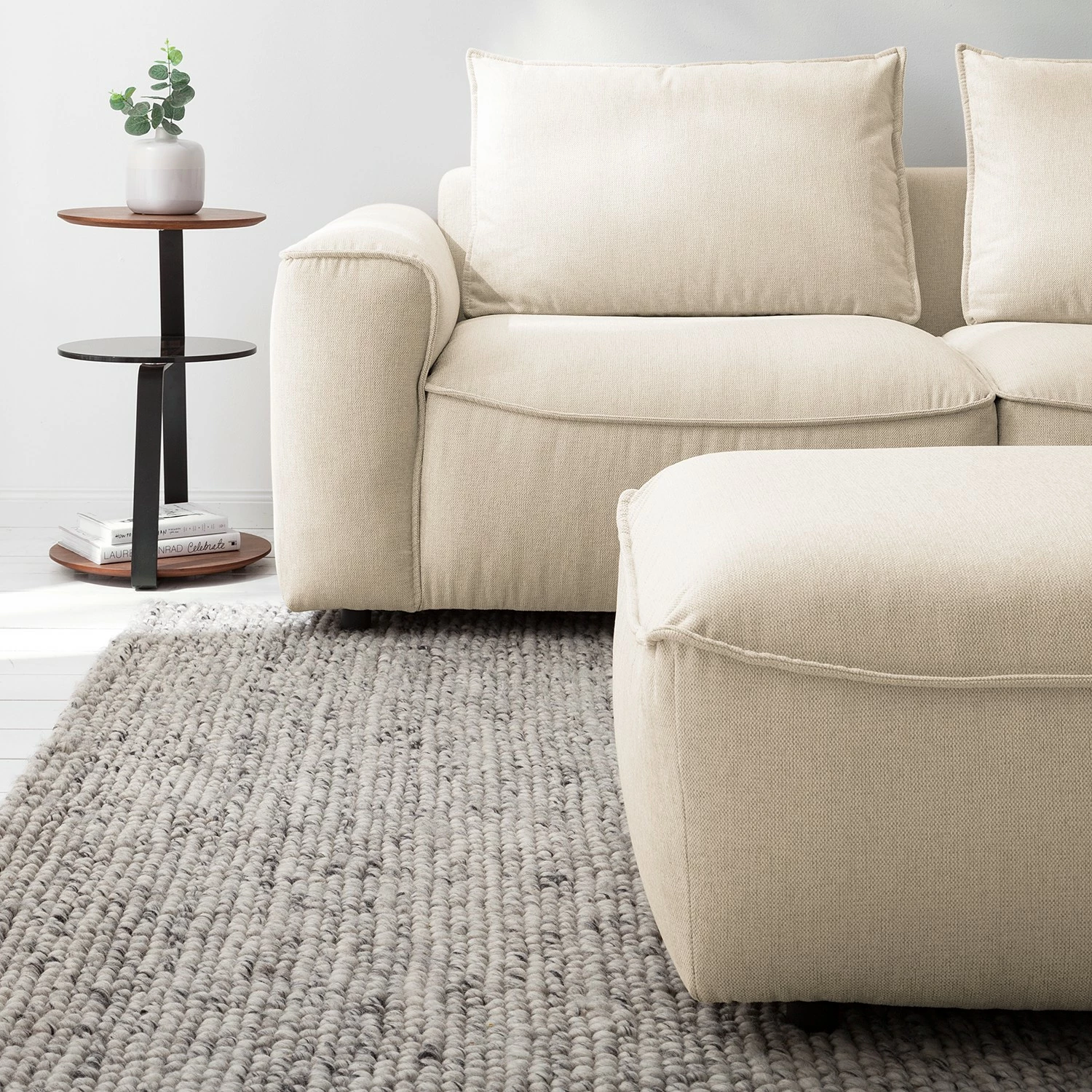 Studio Copenhagen Ecksofa Buckley I - Webstoff Saia: Beige - Longchair davorstehend rechts 10 Studio Copenhagen Ecksofa Buckley I - Webstoff Saia: Beige - Longchair davorstehend rechts – Bild 10