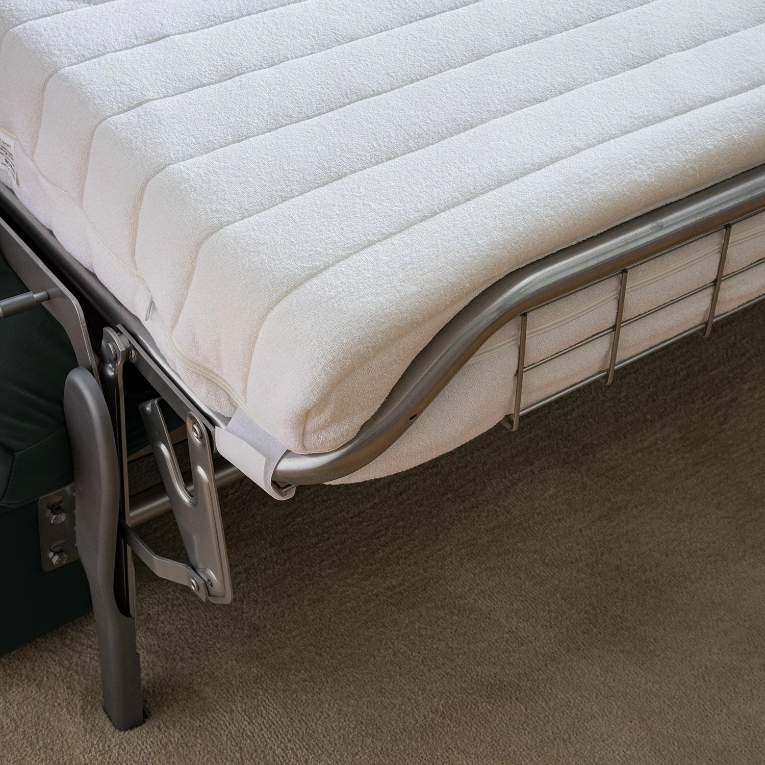 Jack & Alice Schlafsofa Teresina - Samt - Grau - Breite: 192 cm - Ausrichtung rechts 18 Jack & Alice Schlafsofa Teresina - Samt - Grau - Breite: 192 cm - Ausrichtung rechts – Bild 18