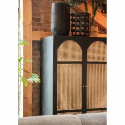 Red Living Schrank Mokena - Wiener Geflecht / Mango massiv - Natur / Mango Schwarz -WOHNZIMMERMÖBEL Verkäufe 1000223461 200826 12350000009 DETAILS P000000001000223461