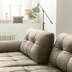 Fredriks Ecksofa Linville - Microfaser Torne: Havanna - Breite: 258 cm - Longchair davorstehend rechts - Ohne Kopfstütze 18 Fredriks Ecksofa Linville - Microfaser Torne: Havanna - Breite: 258 cm - Longchair davorstehend rechts - Ohne Kopfstütze -WOHNZIMMERMÖBEL Verkäufe 1000225326 210305 12315801396 DETAILS P000000001000225326