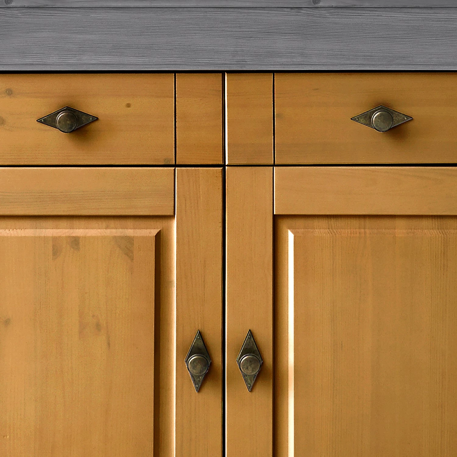 Maison Belfort Buffet Bergen I - Kiefer massiv - Kiefer Laugenfarbig / Kiefer Grau 4 Maison Belfort Buffet Bergen I - Kiefer massiv - Kiefer Laugenfarbig / Kiefer Grau – Bild 4