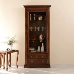 Ridgevalley Standvitrine Brieux - Tulpenbaum teilmassiv - Tulpenbaum Antik -WOHNZIMMERMÖBEL Verkäufe 1000230613 201113 12530800035 MOOD DETAILS P000000001000230613 mood