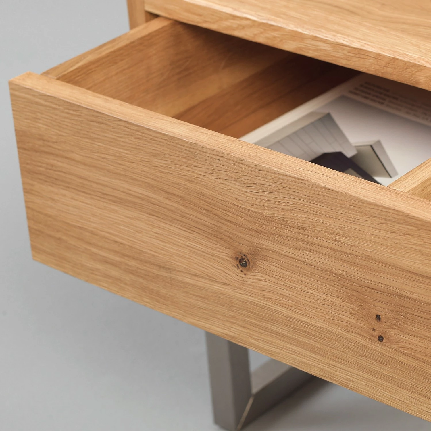 Loftscape TV-Lowboard Roffey - Wildeiche massiv / Metall - Wildeiche / Silber 5 Loftscape TV-Lowboard Roffey - Wildeiche massiv / Metall - Wildeiche / Silber – Bild 5