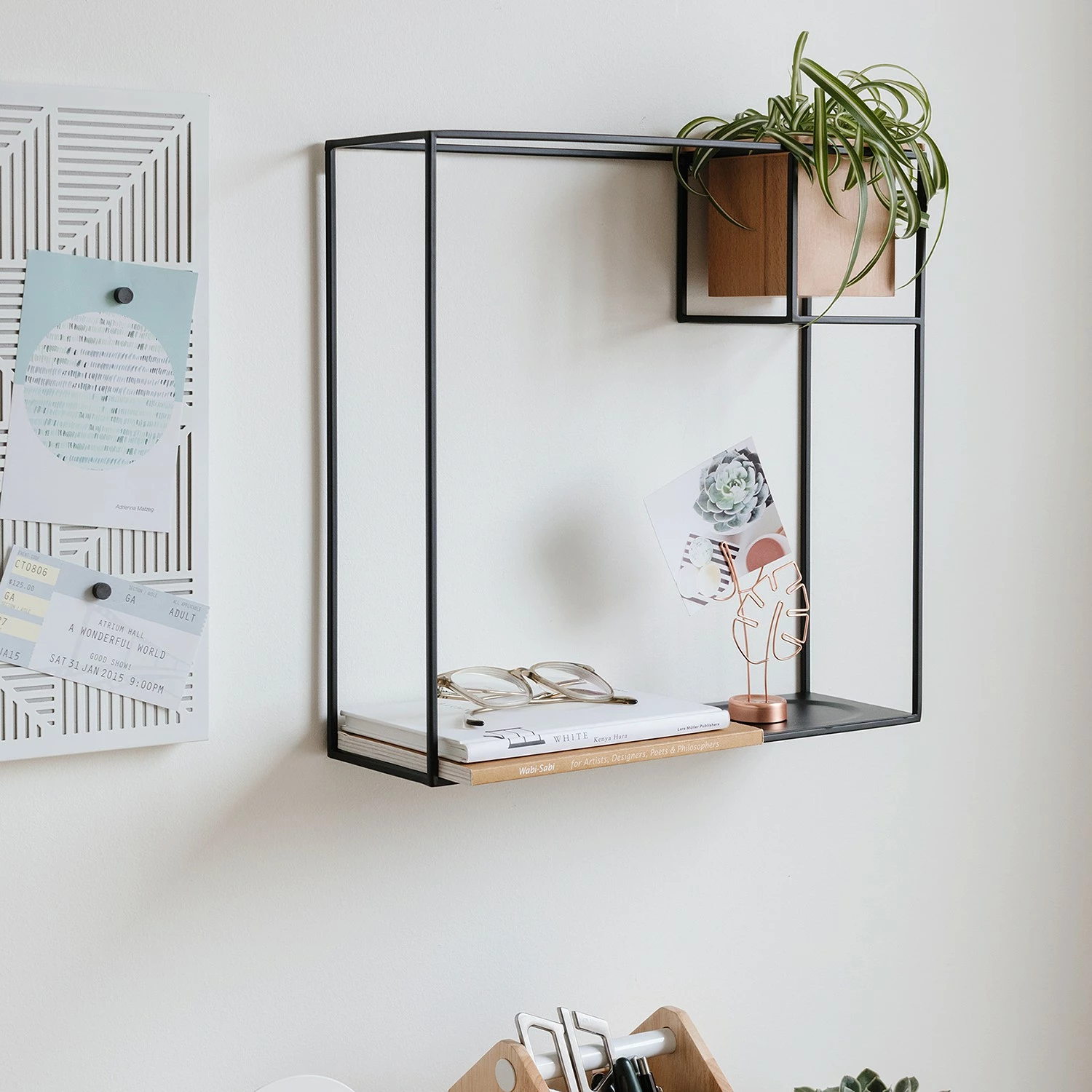 Umbra Wandregal Cubist I - Metall / Buche massiv - Schwarz / Buche 5 Umbra Wandregal Cubist I - Metall / Buche massiv - Schwarz / Buche – Bild 5