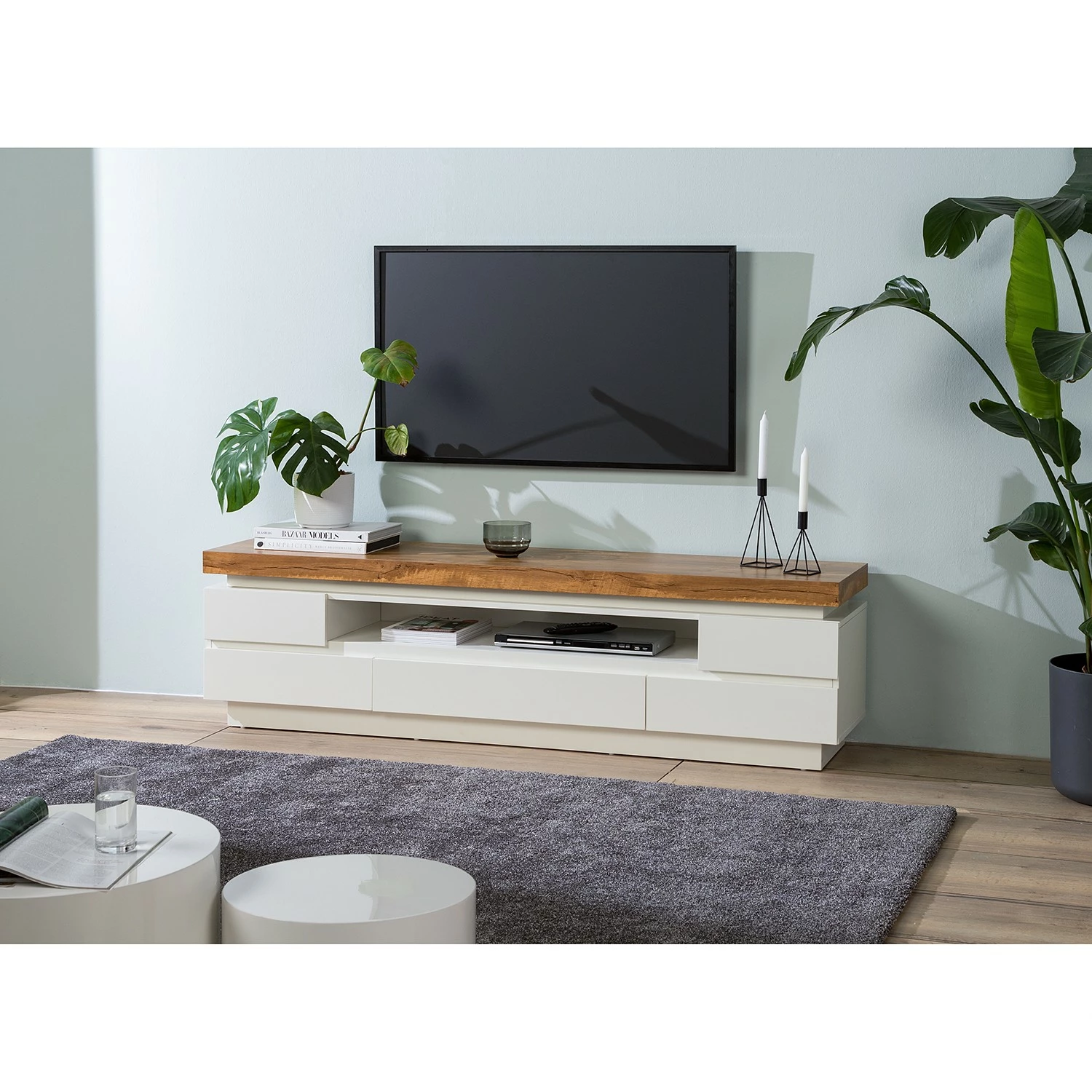 Fredriks TV-Lowboard Namona II - Inkl. Beleuchtung - Eiche Dekor / Weiß 2 Fredriks TV-Lowboard Namona II - Inkl. Beleuchtung - Eiche Dekor / Weiß – Bild 2