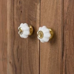 Wolf-Möbel Kommode Maison II - Akazie massiv - Akazie Stone / Antik Weiß -WOHNZIMMERMÖBEL Verkäufe 1000257252 220406 060 DETAILS P000000001000257252