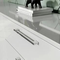 Germania Sideboard Sunnyvale - Hochglanz Weiß / Matt Weiß - Breite: 186 cm 11 Germania Sideboard Sunnyvale - Hochglanz Weiß / Matt Weiß - Breite: 186 cm -WOHNZIMMERMÖBEL Verkäufe 1000270198 210526 06260700010 DETAILS P000000001000270198