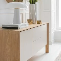 Studio Copenhagen Sideboard Maayka I - Eiche teilmassiv - Mushroom Creme / Eiche Hell -WOHNZIMMERMÖBEL Verkäufe 1000277378 220905 022 MOOD DETAILS P000000001000277378 mood